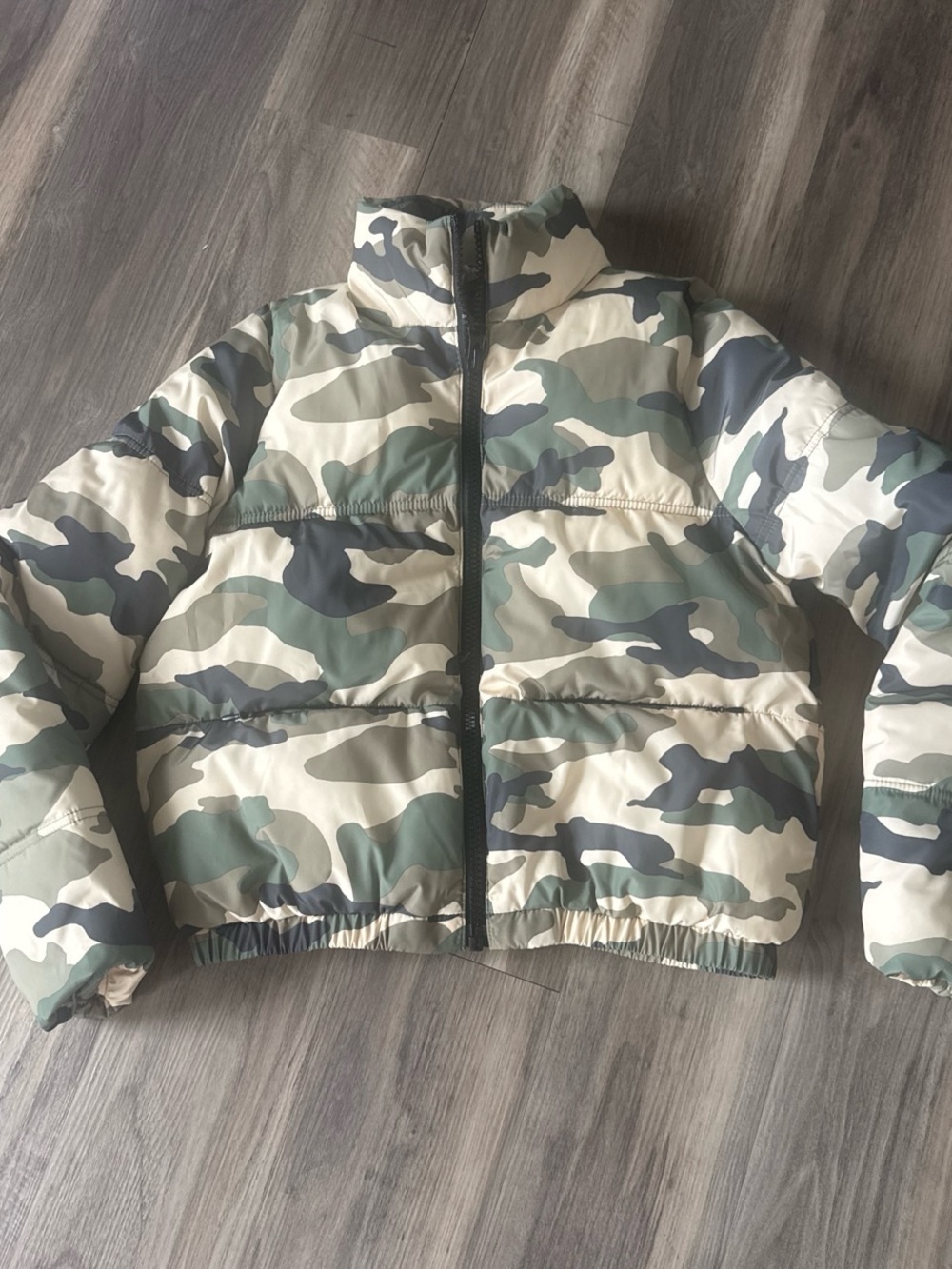 H&M Camo Puffer Jacket - Green/White